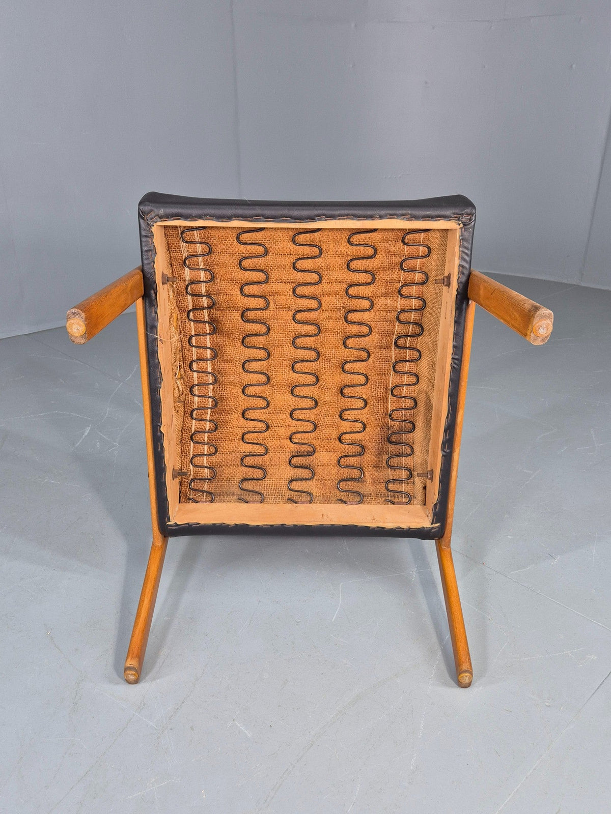 Teak lounge chair condition overview