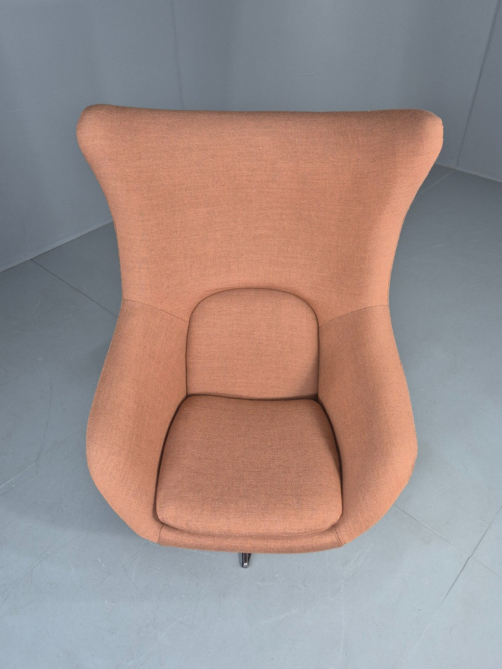 Egg chair moulded shell exterior detail