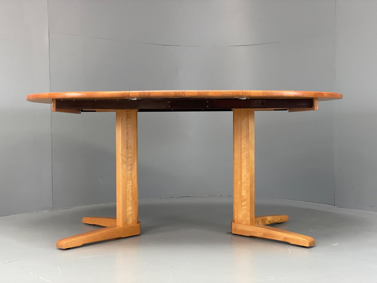 Stolab table natural wood grain surface detail