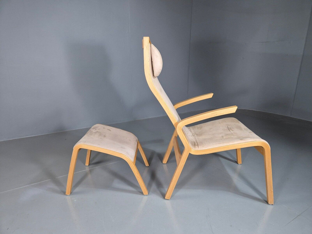 Bentwood chair seat depth detail