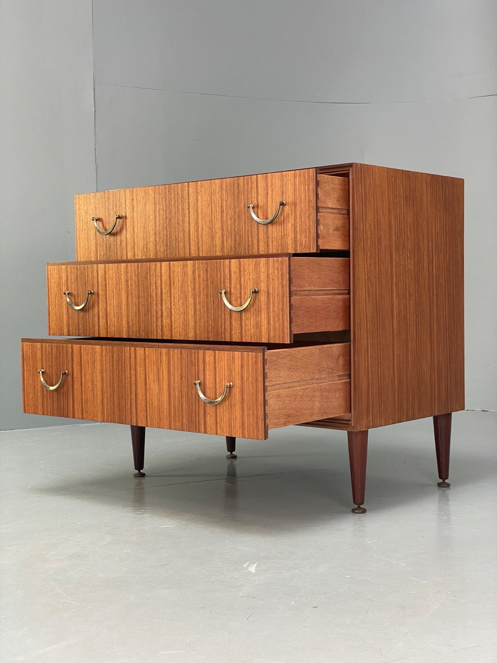 Walnut chest drawer veneer grain detail