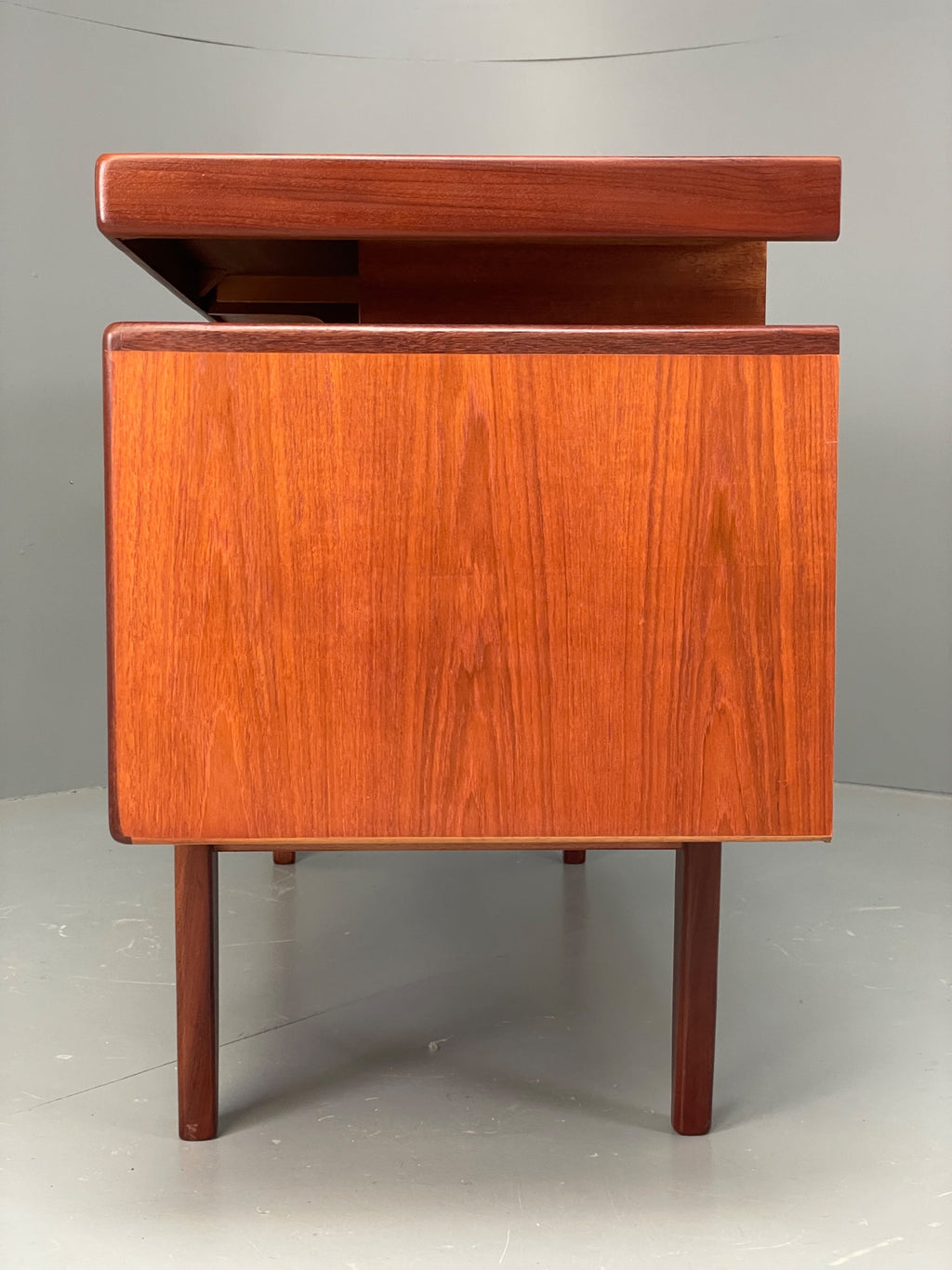 Teak dresser room context view