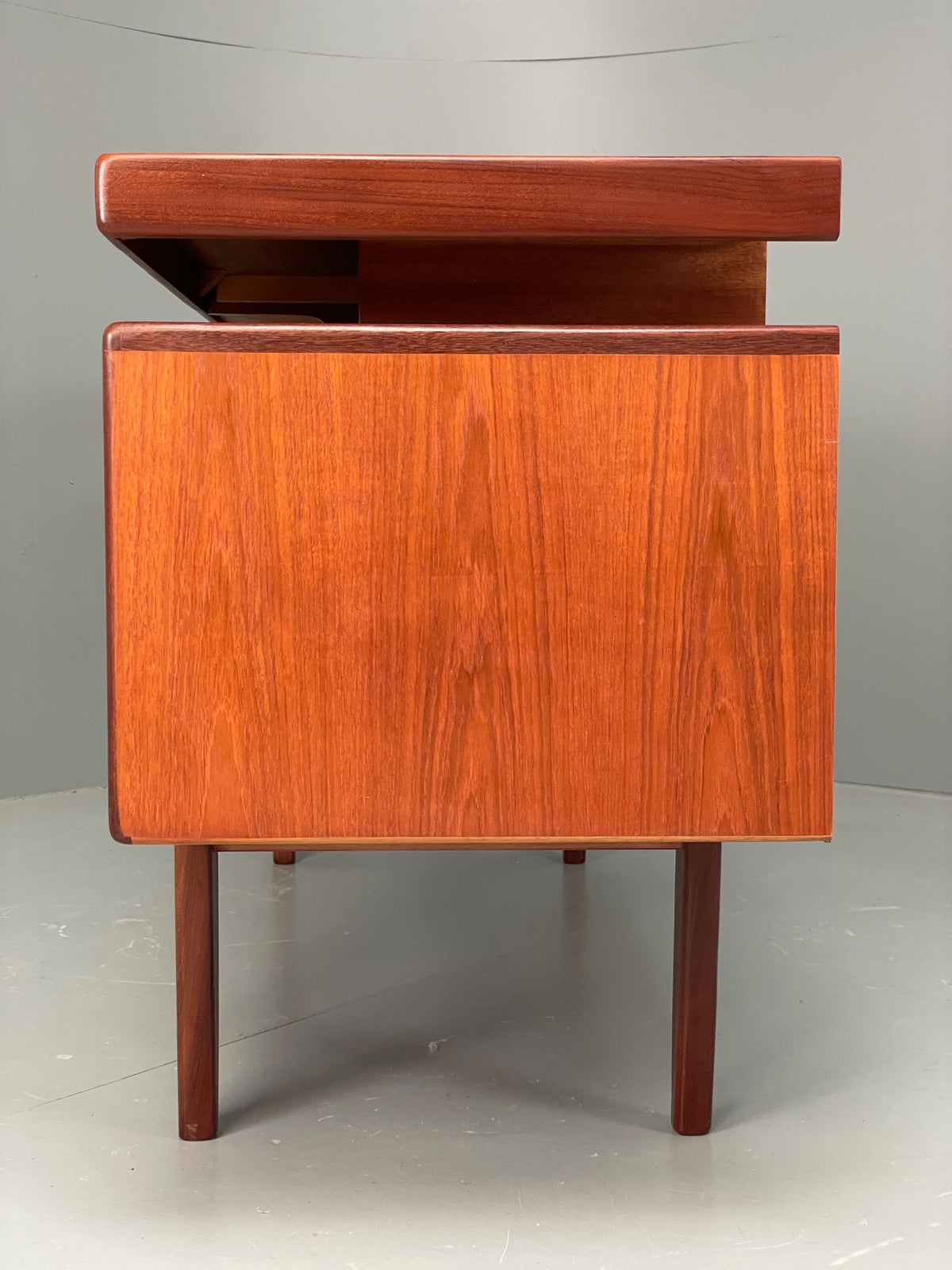 Teak dresser room context view